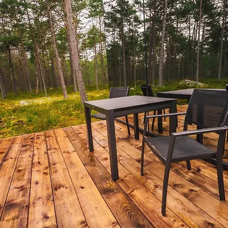 Oeoed Hoetels - Fika, Mysa , Skoent-with Sauna